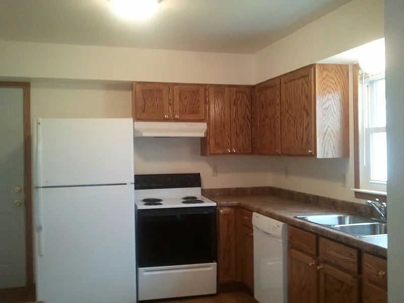 3 bed, 1168 sqft, $1,500 — Photo 3