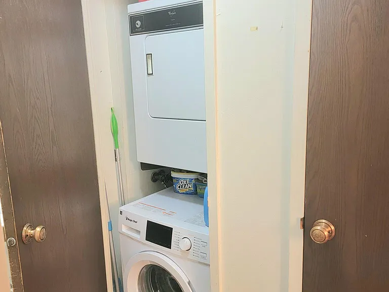 2 Elmwood Park Dr #322 — Photo 24