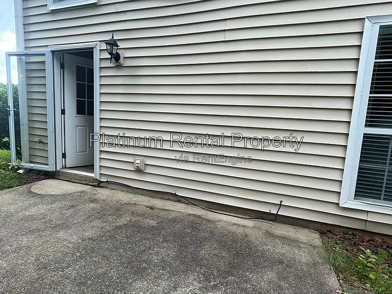 810 Camelon Ct — Photo 15