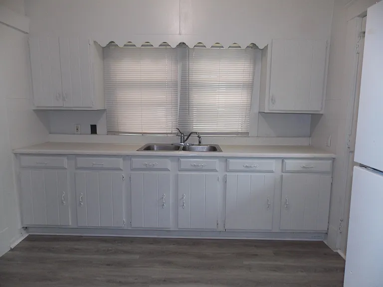 305 Smith Ave — Photo 5