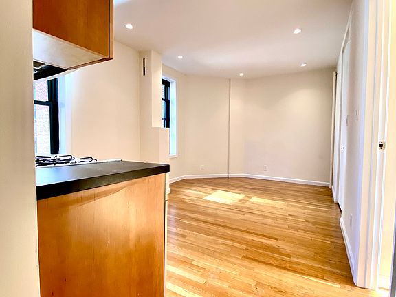 4th image of 516 E 79th St APT 6I