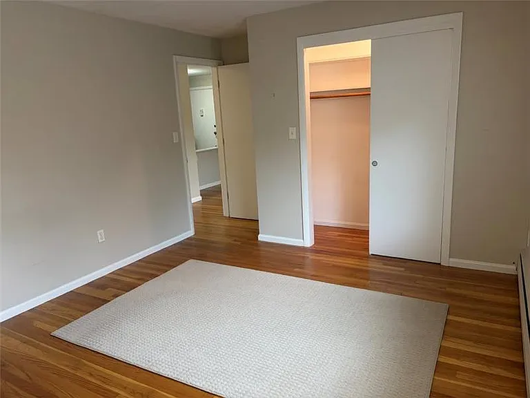 81 Lionel Ave #C — Photo 7