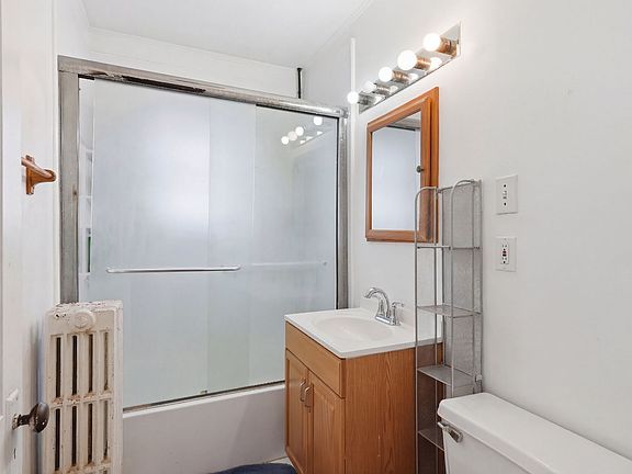 5th image of 16 Stockwell St #2