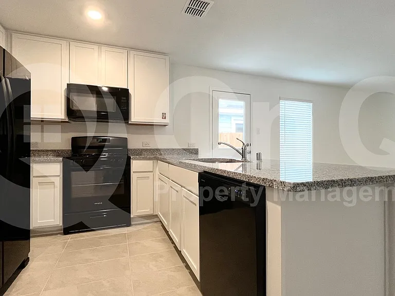7205 Gray Wolf Ln — Photo 4