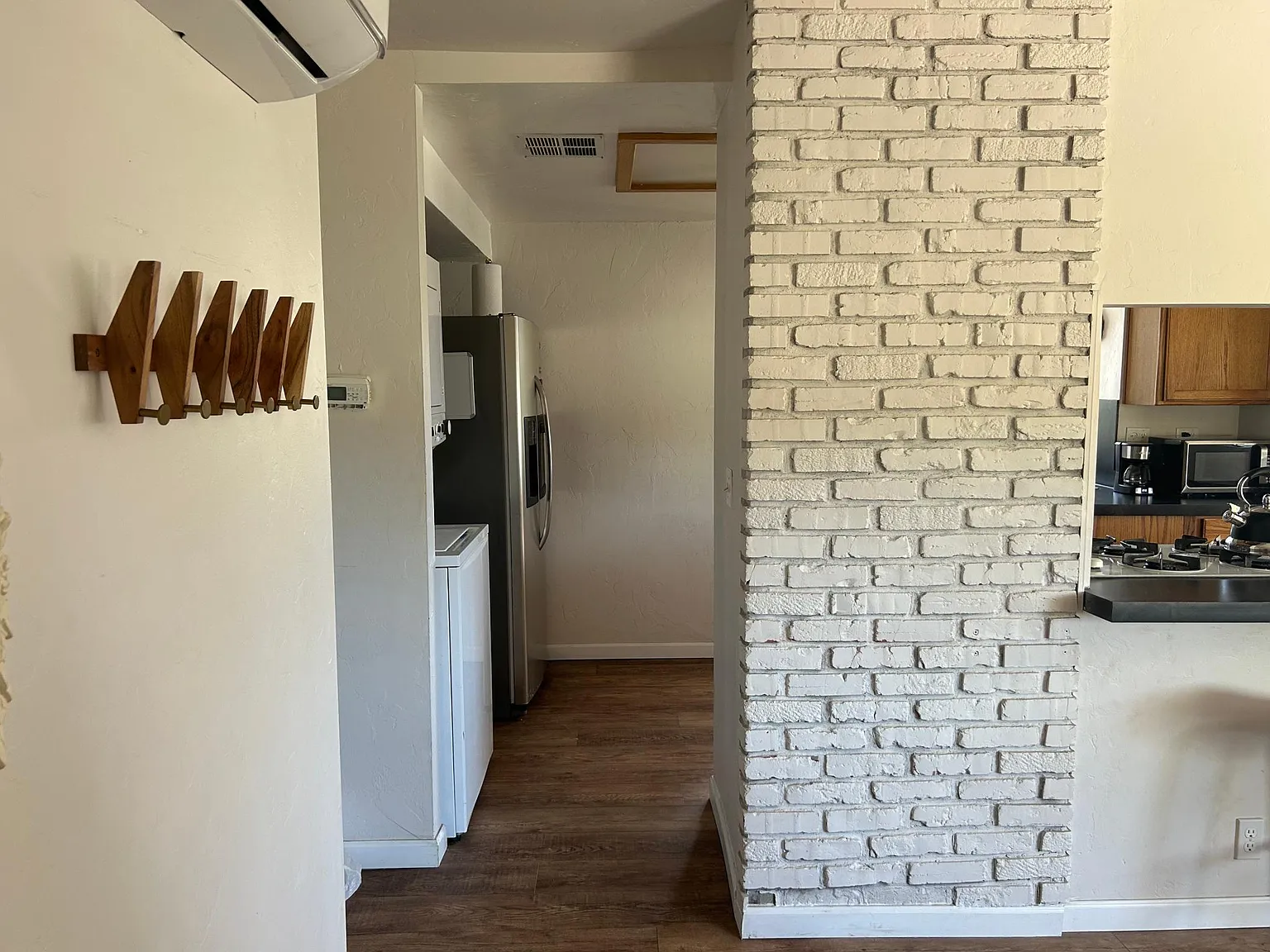 2 bed, 1050 sqft, $1,875 — Photo 3