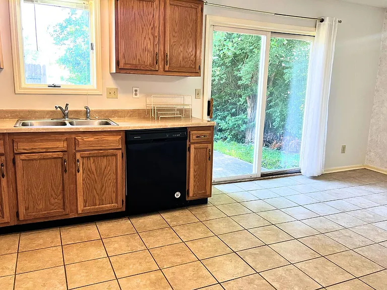 2509 Hollyhock Dr — Photo 14