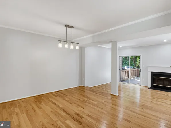 7779 Chatfield Ln, Ellicott City, MD 21043