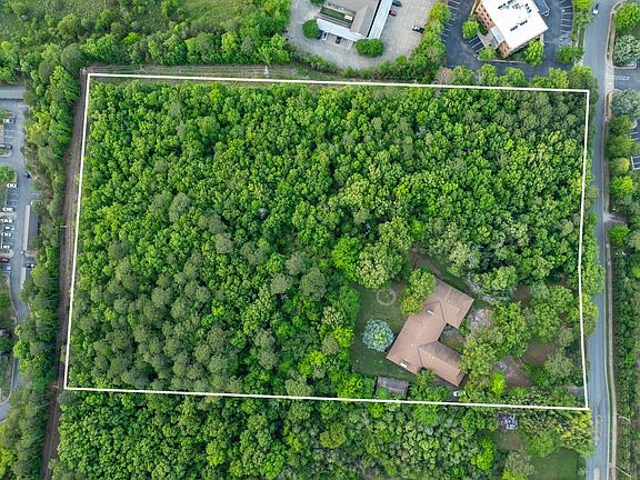 5th image of 11909 Fairview Rd