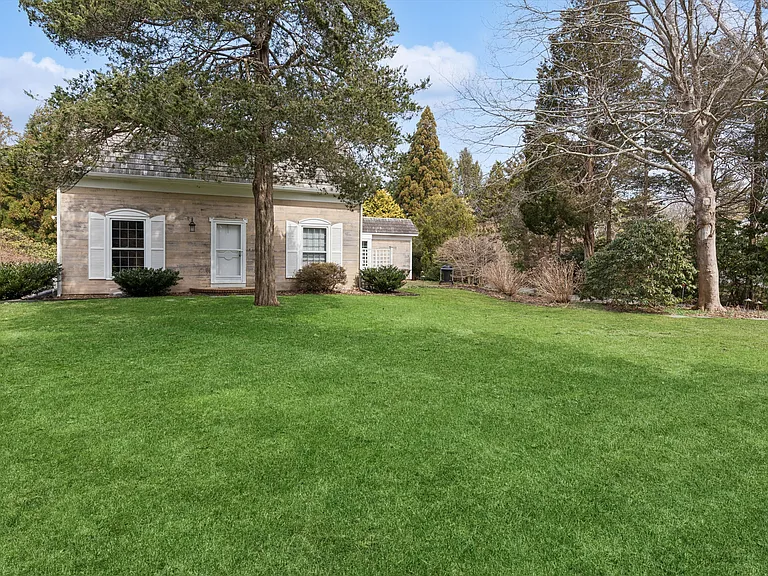 E Hollow Rd — Photo 27