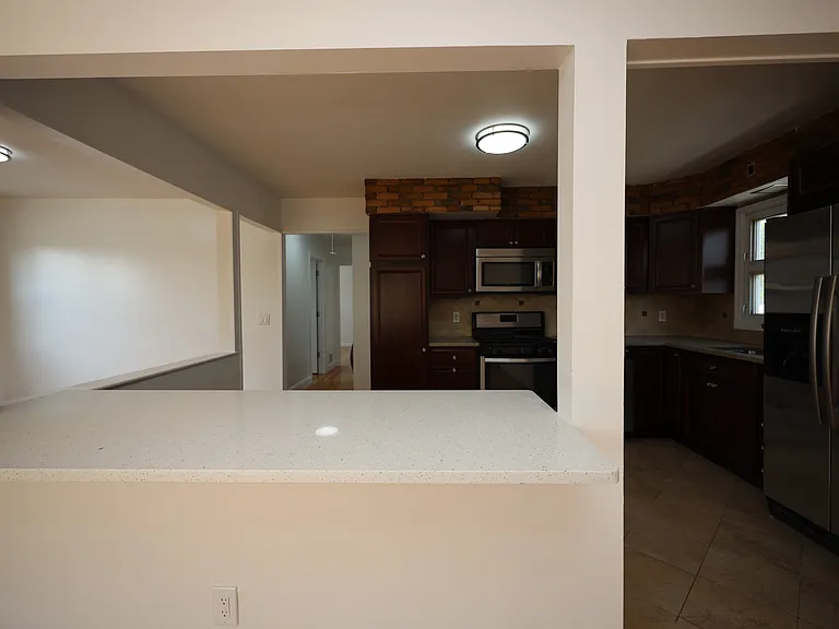 475 Beach Rd #2 — Photo 23