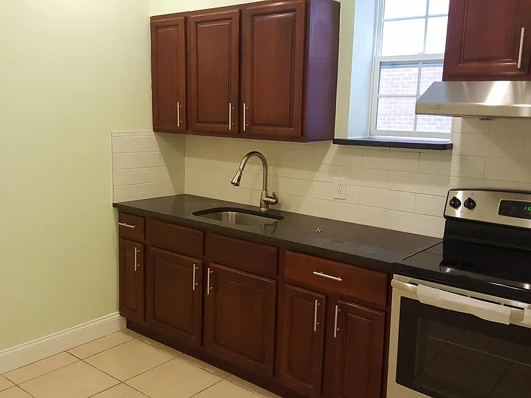 316 N 40th St #1 — Photo 1
