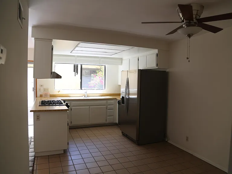 6738 Encino Ave #4 — Photo 15