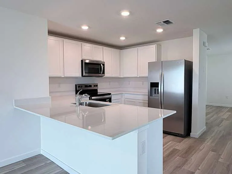9233 SW 47th Ct — Photo 3