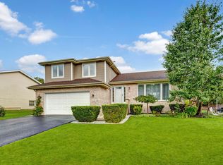 629 Michigan Dr, Romeoville, IL 60446