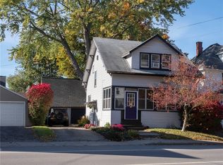 207 S Lincoln Rd, East Rochester, NY 14445