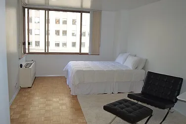 Rented by R New York