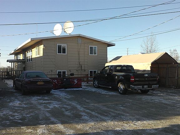 Detached carport