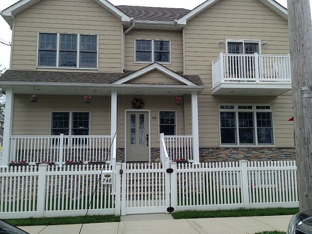 1st image of 748 New Dorp Ln