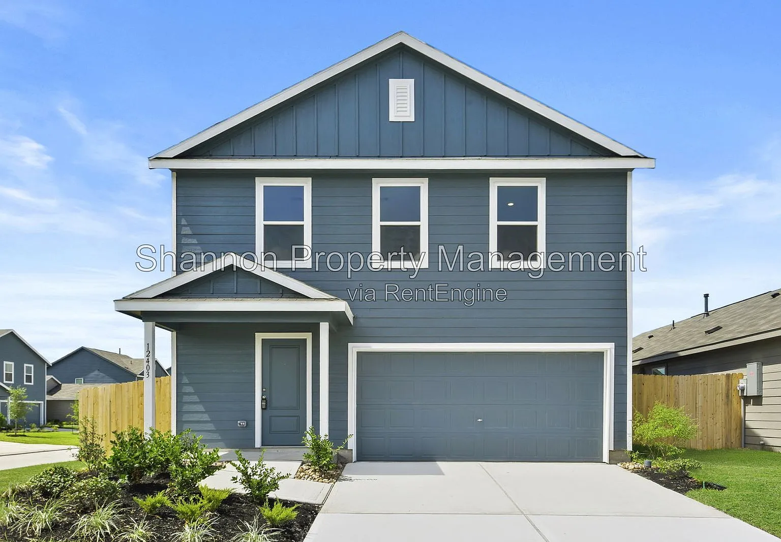 4 bed, 2.5 bath, 1954 sqft, $1,900 — Photo 1