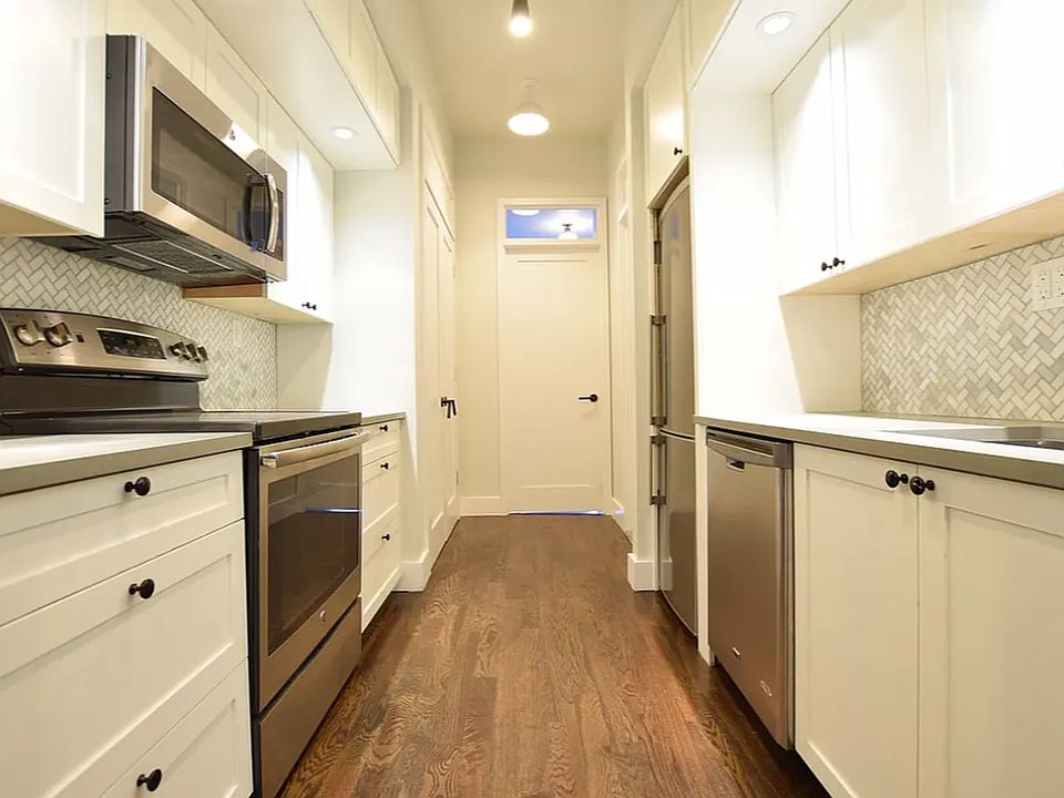 1st image of 546 Bainbridge St #1J
