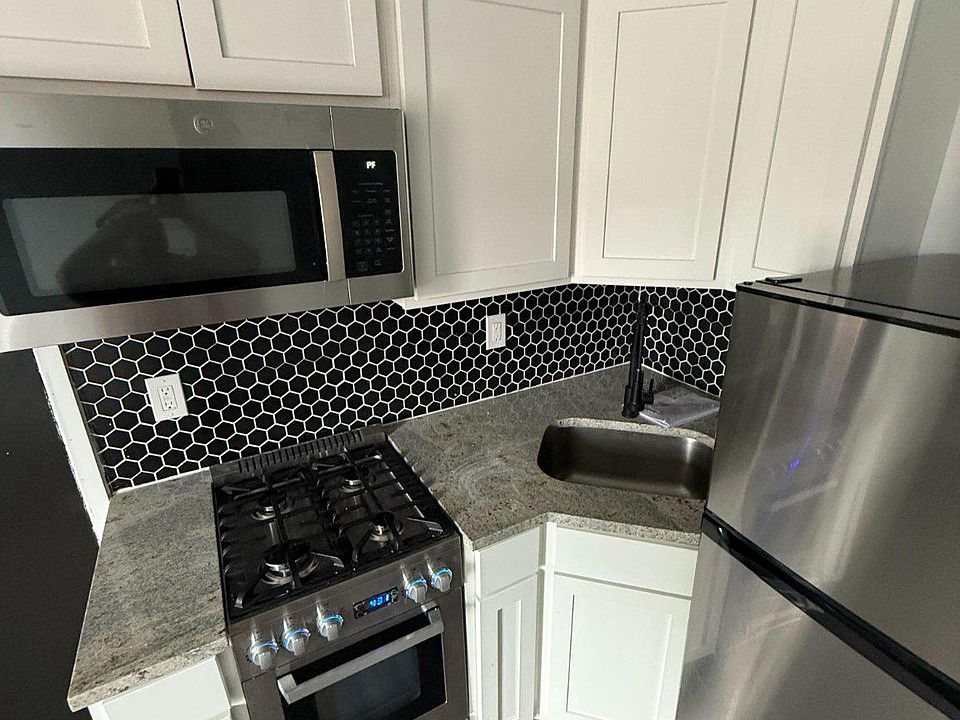 1st image of 525 N 22nd St #4