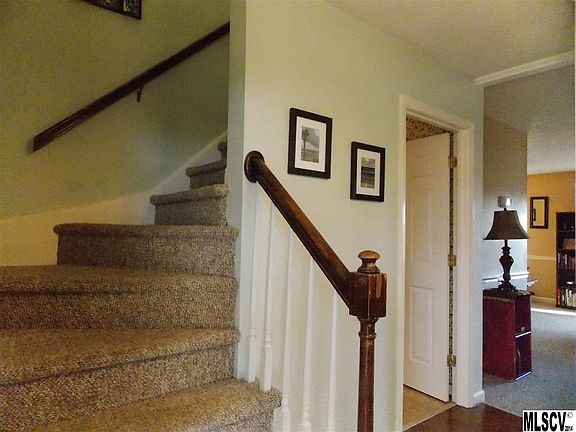 5th image of 725 36th Ave NW