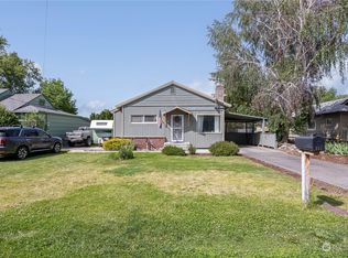 604 SW 2nd St, College Place, WA 99324