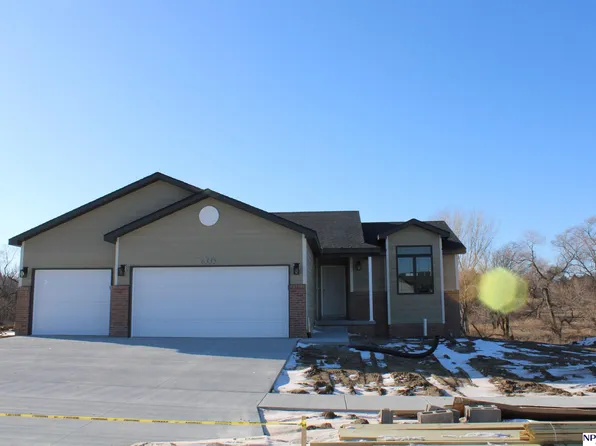 6335 Ambrosia Dr, Lincoln, NE 68521