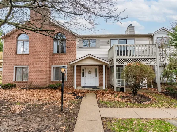 144 Holl Rd NE #B, North Canton, OH 44720