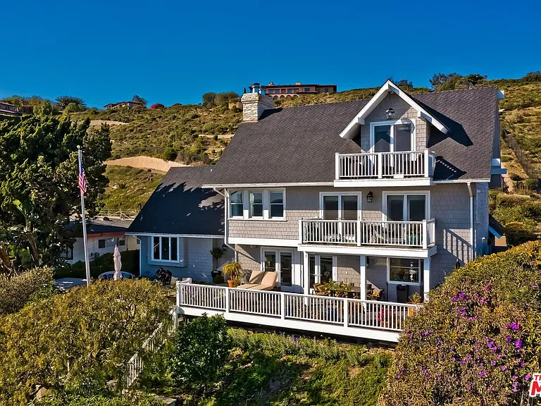 25129 Malibu Rd — Photo 4