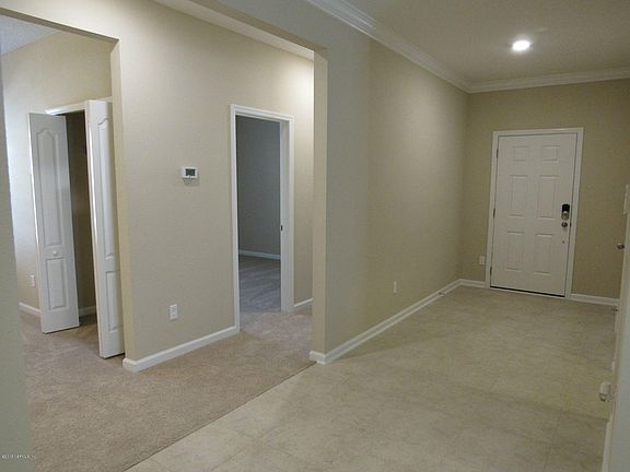 3rd image of 289 ASPEN LEAF DR Drive #202