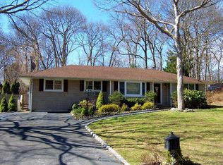 41 Lolly Ln, Centereach, NY 11720
