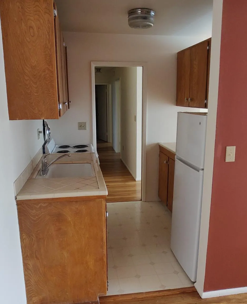 2 bed, 780 sqft, $2,280 — Photo 2