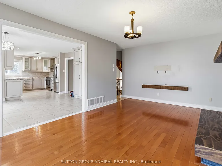 21 Kersey Cres — Photo 9