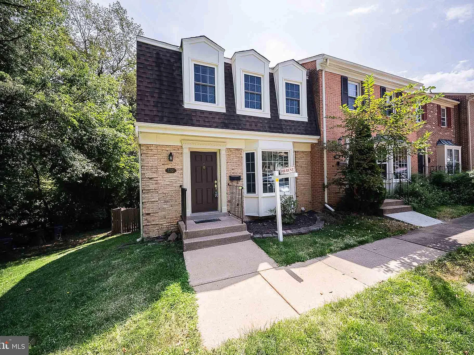 3 bed, 3.5 bath, 1921 sqft, $3,275 — Photo 2