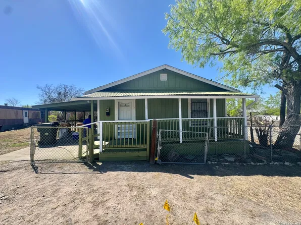 217 N PARK AVENUE, Karnes City, TX 78118