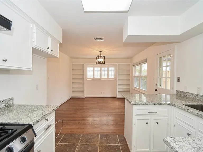 5437 Schumacher Ln — Photo 7