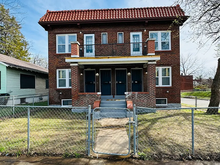 Oriole Ave — Photo 11