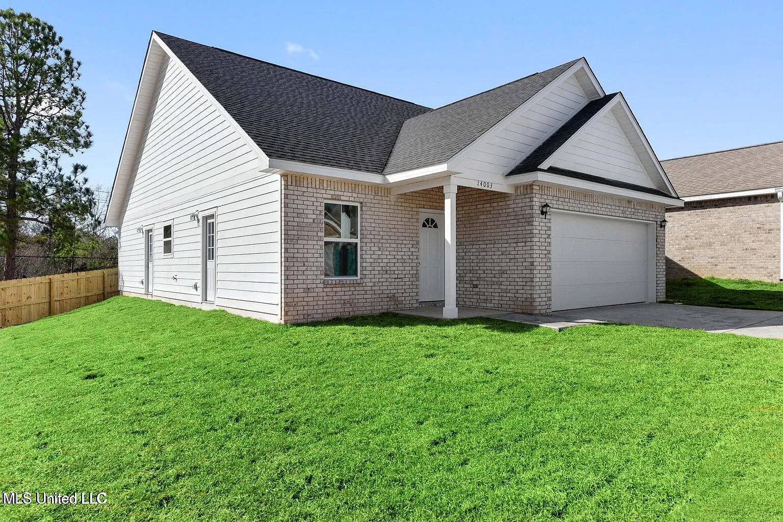 3 bed, 2.0 bath, 1250 sqft, $1,700 — Photo 2