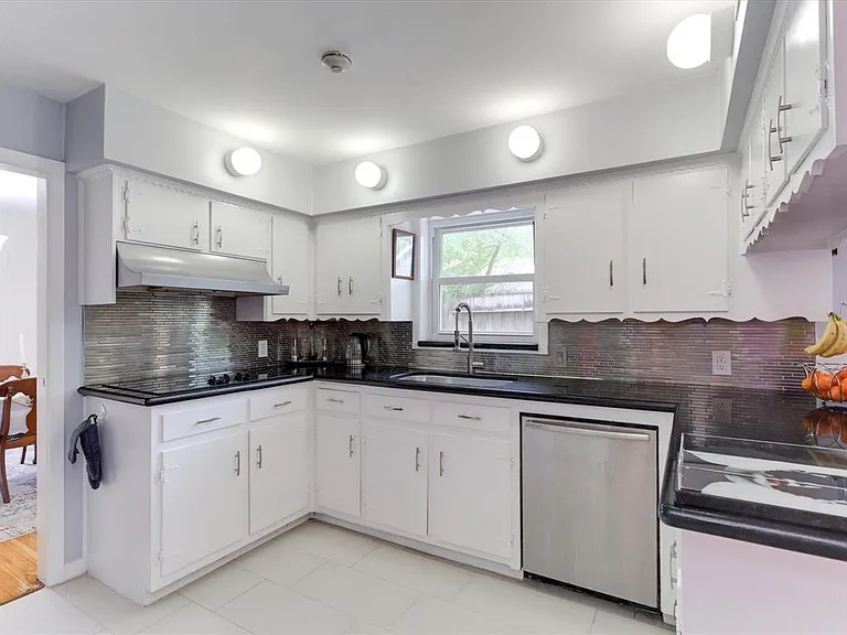 5630 Edith St — Photo 5