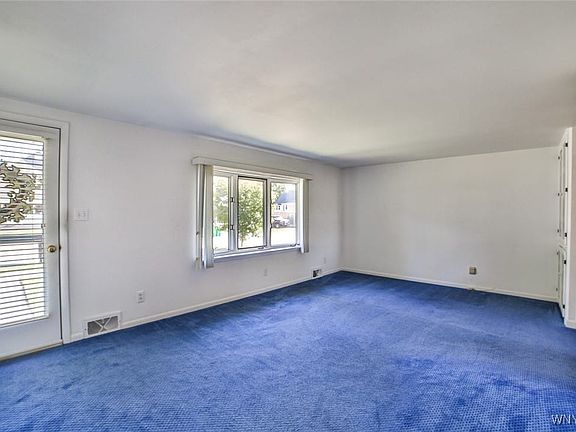 Living room bay window and entrance