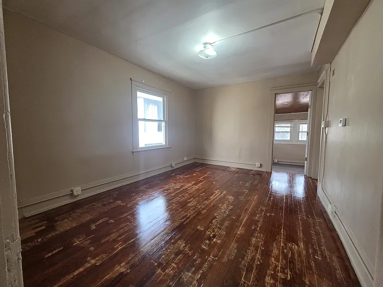 414 Perrin St #2 — Photo 5