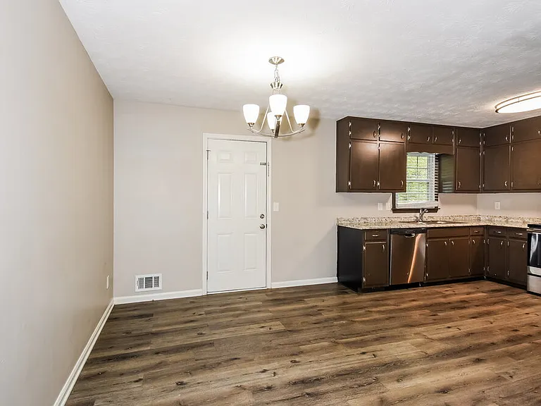 1471 Daniel Ln — Photo 9
