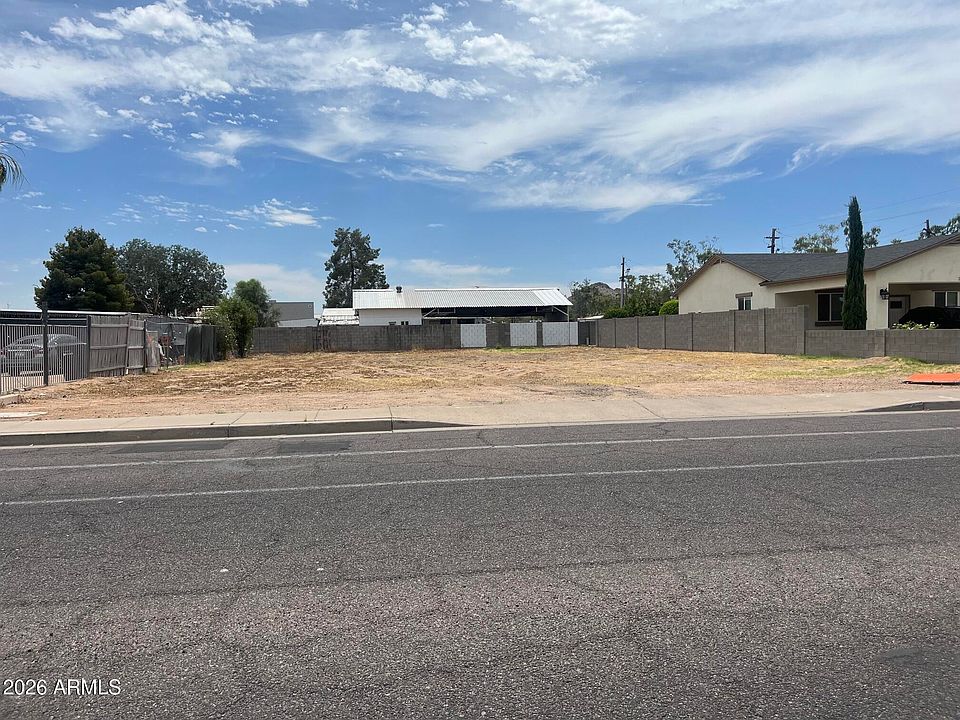 1st image of 2909 E PARADISE Lane #-