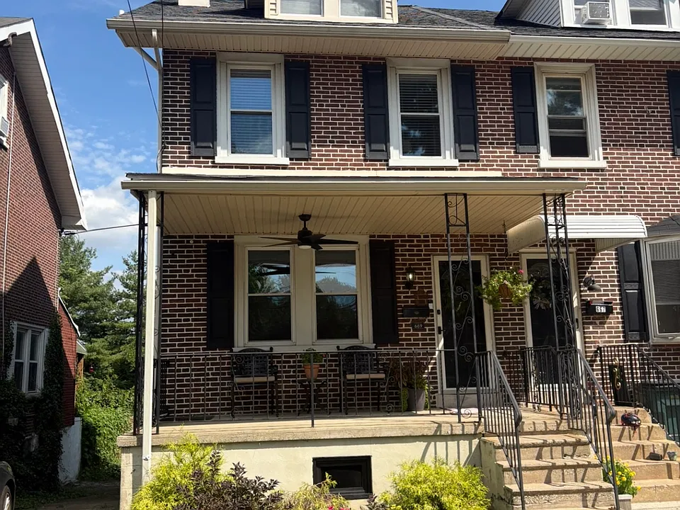669 Fulton St