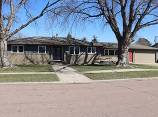 1860 Lampert Dr, Huron, SD 57350