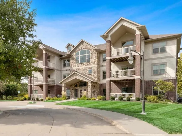 866 Foster Rd, Iowa City, IA 52245