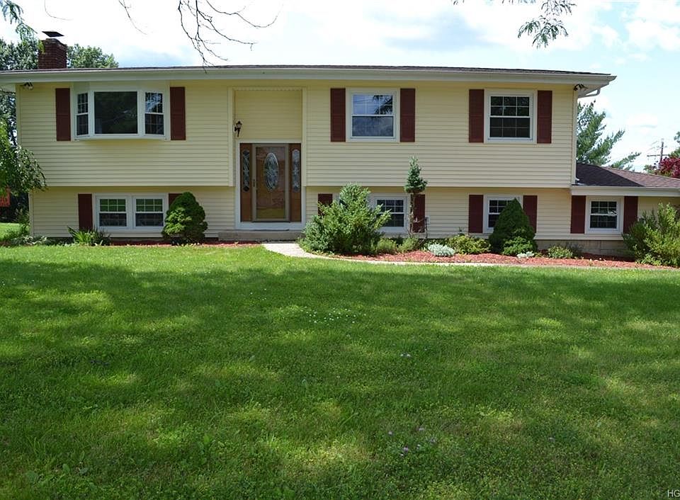 1st image of 2 Beechwood Dr