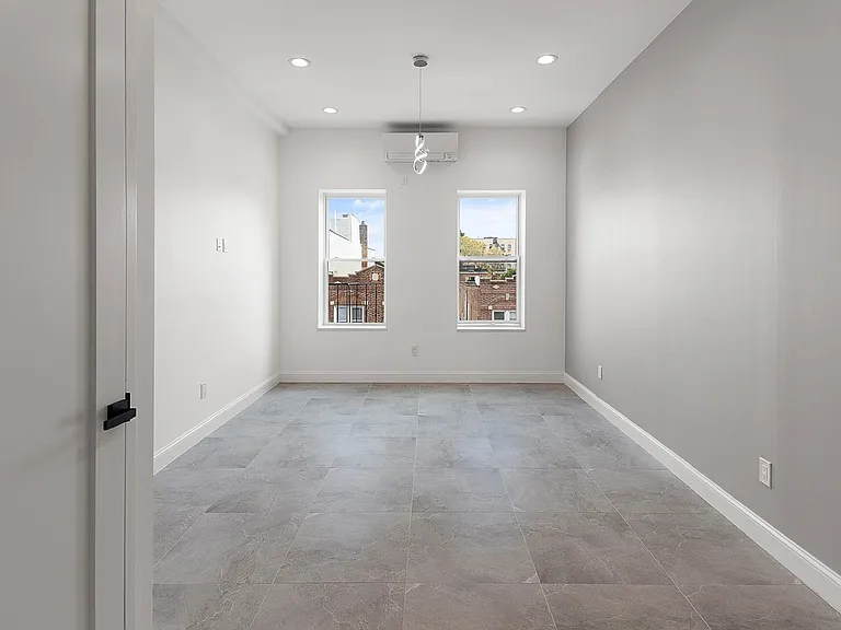 1736 E 4th St #2D — Photo 9
