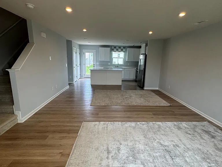 309 Heritage Ave — Photo 6